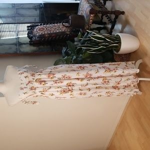 Promesa  Maxi Dress Floral & White Micro Sleeves Elastic Front Slit